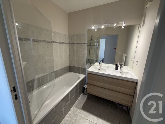 Appartement T3 &agrave; louer - 3 pi&egrave;ces - 55,30 m2 - Villefranche Sur Saone - 69 - RHONE-ALPES
