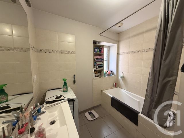 Appartement F3 &agrave; louer - 3 pi&egrave;ces - 78 m2 - Trevoux - 01 - RHONE-ALPES