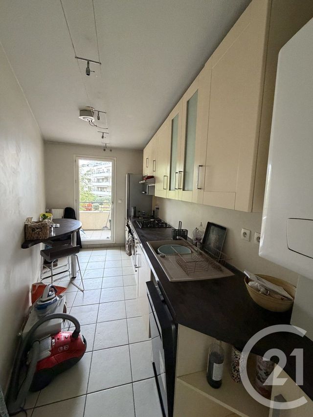 Appartement F3 &agrave; louer - 3 pi&egrave;ces - 62,23 m2 - Villefranche Sur Saone - 69 - RHONE-ALPES