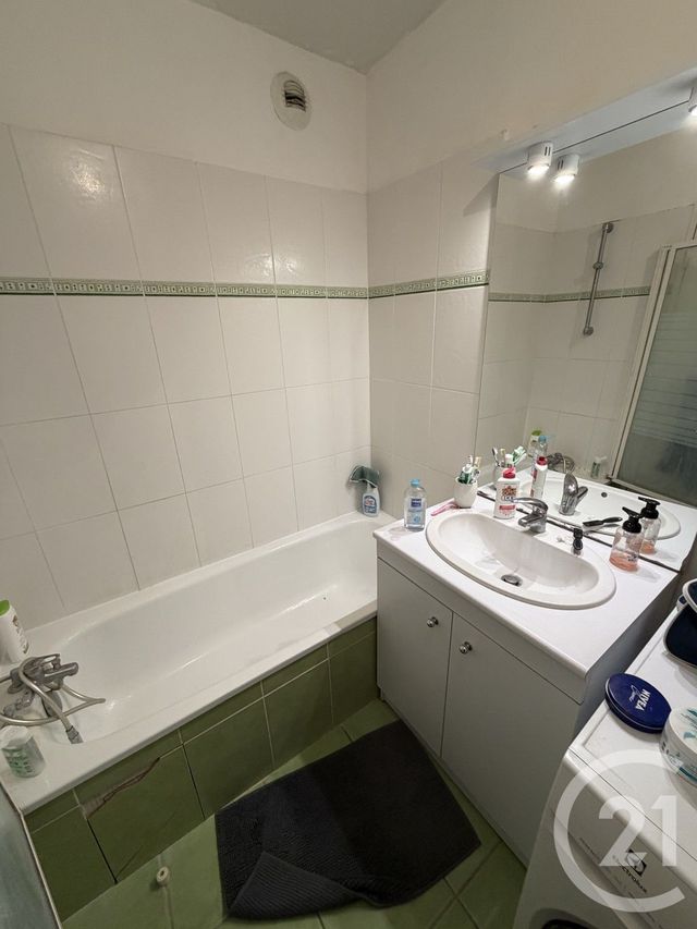 Appartement F3 &agrave; louer - 3 pi&egrave;ces - 62,23 m2 - Villefranche Sur Saone - 69 - RHONE-ALPES