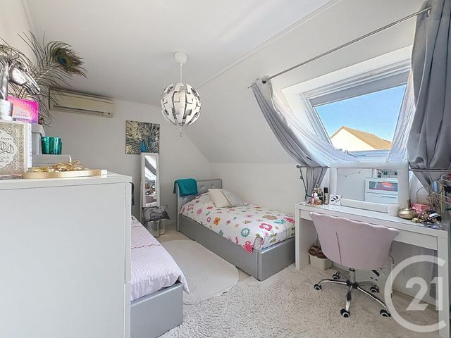 Maison &agrave; vendre - 6 pi&egrave;ces - 102,22 m2 - Savigny Le Temple - 77 - ILE-DE-FRANCE