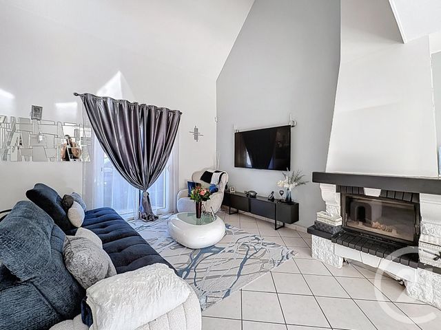 Maison &agrave; vendre - 6 pi&egrave;ces - 102,22 m2 - Savigny Le Temple - 77 - ILE-DE-FRANCE