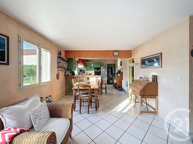 Maison à vendre - 7 pièces - 145,69 m2 - Savigny Le Temple - 77 - ILE-DE-FRANCE