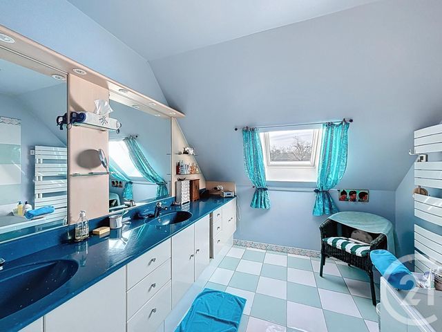 Maison à vendre - 7 pièces - 145,69 m2 - Savigny Le Temple - 77 - ILE-DE-FRANCE