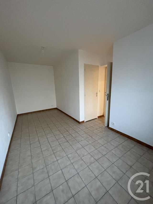 Appartement T2 à louer - 2 pièces - 33,28 m2 - Machault - 77 - ILE-DE-FRANCE