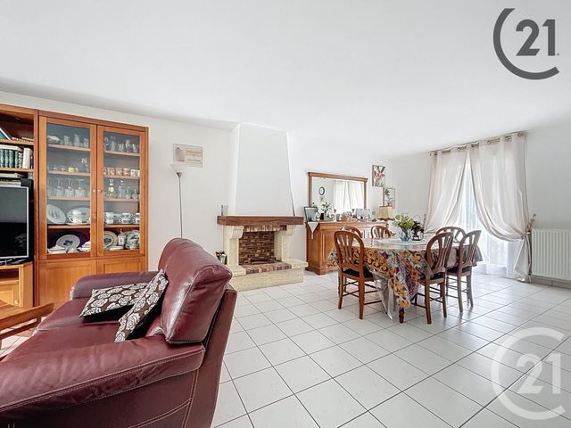 Maison à vendre - 7 pièces - 173,48 m2 - Savigny Le Temple - 77 - ILE-DE-FRANCE