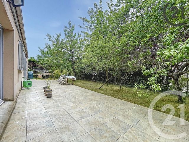 Maison à vendre - 7 pièces - 173,48 m2 - Savigny Le Temple - 77 - ILE-DE-FRANCE