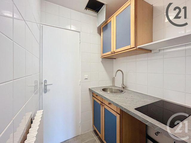 Appartement F1 &agrave; louer - 1 pi&egrave;ce - 24 m2 - Melun - 77 - ILE-DE-FRANCE