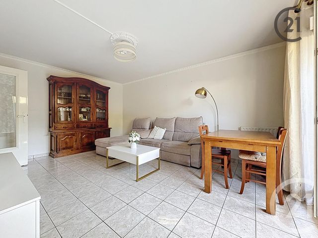 Appartement F2 &agrave; vendre - 2 pi&egrave;ces - 43,08 m2 - Combs La Ville - 77 - ILE-DE-FRANCE