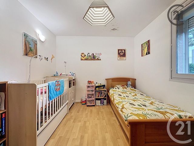 Appartement F3 à vendre - 3 pièces - 60,90 m2 - Savigny Le Temple - 77 - ILE-DE-FRANCE