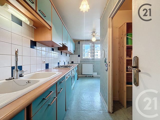 Appartement F5 à vendre - 5 pièces - 85,83 m2 - Combs La Ville - 77 - ILE-DE-FRANCE