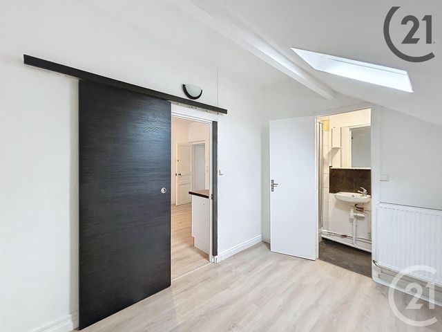 Appartement F2 &agrave; louer - 2 pi&egrave;ces - 24 m2 - Melun - 77 - ILE-DE-FRANCE