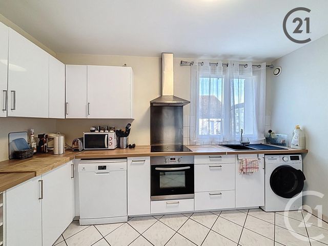 Appartement F3 à vendre - 3 pièces - 63,64 m2 - Savigny Le Temple - 77 - ILE-DE-FRANCE