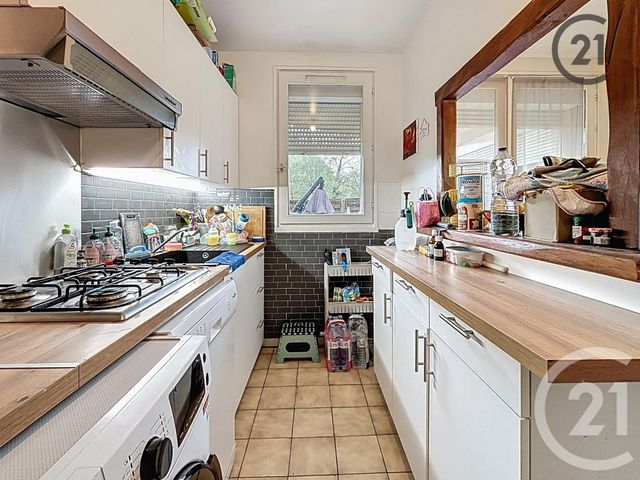 Appartement F3 &agrave; vendre - 3 pi&egrave;ces - 65,46 m2 - Savigny Le Temple - 77 - ILE-DE-FRANCE