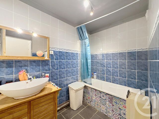 Appartement F3 &agrave; vendre - 3 pi&egrave;ces - 65,46 m2 - Savigny Le Temple - 77 - ILE-DE-FRANCE