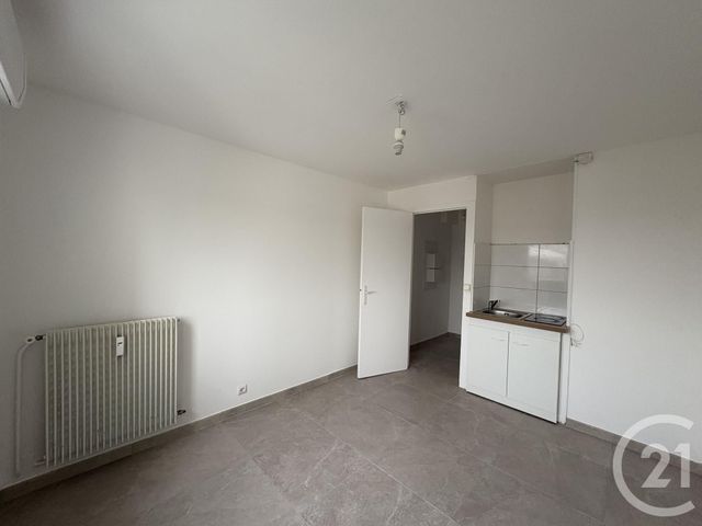 Appartement F1 &agrave; louer - 1 pi&egrave;ce - 14,43 m2 - Melun - 77 - ILE-DE-FRANCE
