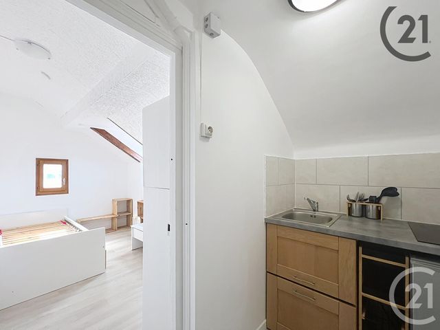 Appartement F1 &agrave; louer - 1 pi&egrave;ce - 12,30 m2 - Melun - 77 - ILE-DE-FRANCE