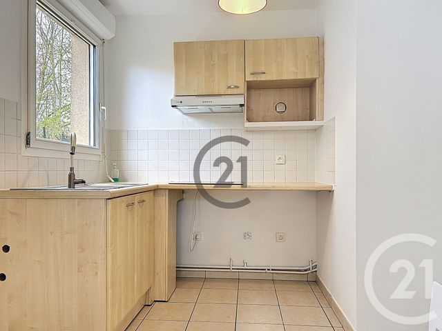 Appartement T2 &agrave; louer - 2 pi&egrave;ces - 47,25 m2 - Moissy Cramayel - 77 - ILE-DE-FRANCE