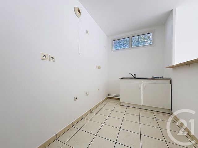 Appartement T3 &agrave; louer - 3 pi&egrave;ces - 63 m2 - Dammarie Les Lys - 77 - ILE-DE-FRANCE