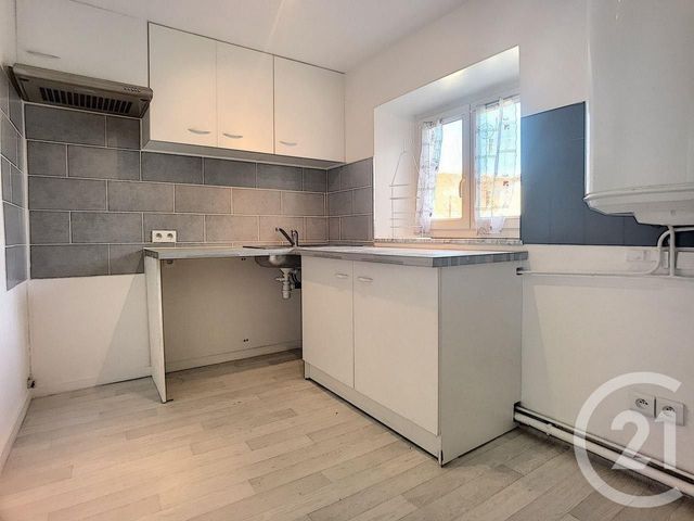 Appartement T3 &agrave; louer - 3 pi&egrave;ces - 47,17 m2 - Machault - 77 - ILE-DE-FRANCE
