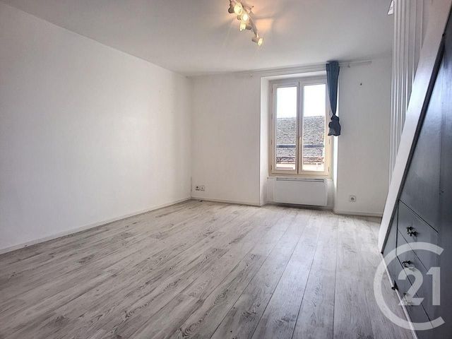 Appartement T3 &agrave; louer - 3 pi&egrave;ces - 47,17 m2 - Machault - 77 - ILE-DE-FRANCE