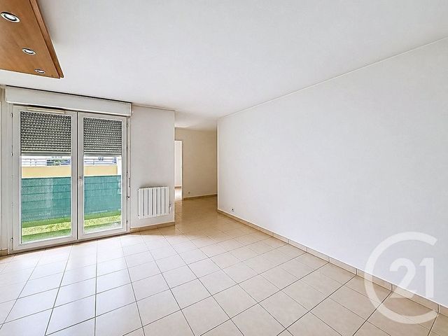 Appartement &agrave; vendre - 3 pi&egrave;ces - 65,50 m2 - Combs La Ville - 77 - ILE-DE-FRANCE