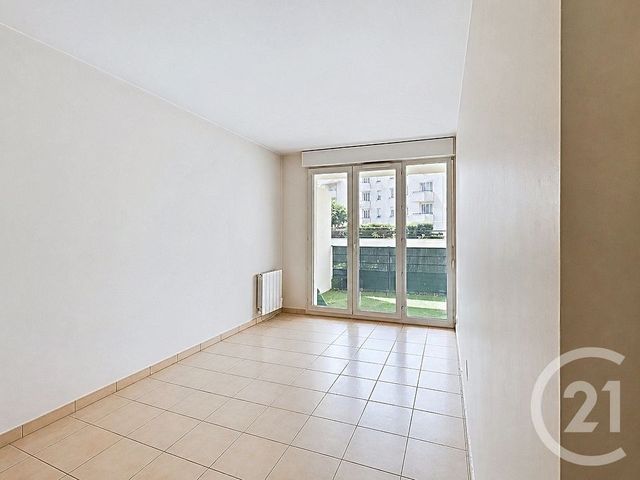 Appartement &agrave; vendre - 3 pi&egrave;ces - 65,50 m2 - Combs La Ville - 77 - ILE-DE-FRANCE
