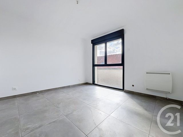 Appartement T3 &agrave; louer - 3 pi&egrave;ces - 47,46 m2 - Vert St Denis - 77 - ILE-DE-FRANCE