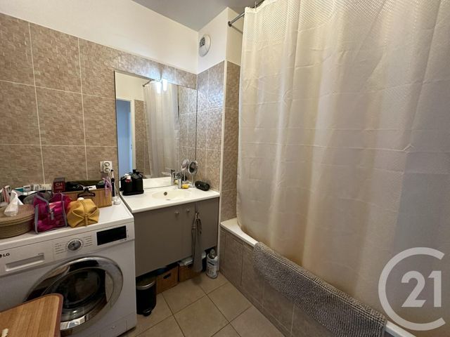 Appartement T3 &agrave; louer - 3 pi&egrave;ces - 65,83 m2 - Combs La Ville - 77 - ILE-DE-FRANCE