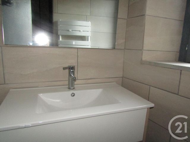 Maison à louer - 6 pièces - 66,72 m2 - Chef Boutonne - 79 - POITOU-CHARENTES