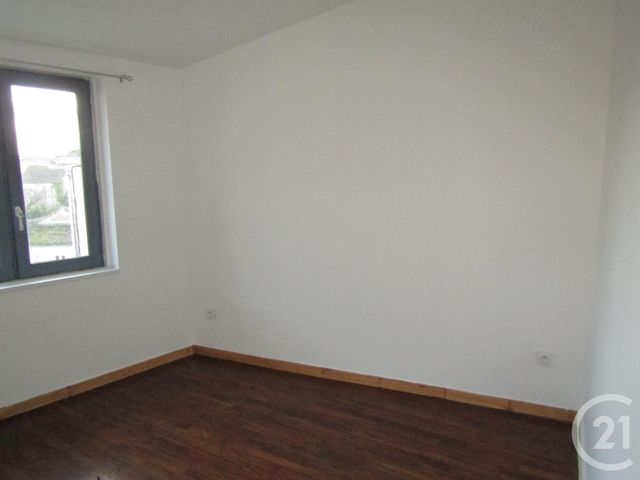 Maison à louer - 6 pièces - 66,72 m2 - Chef Boutonne - 79 - POITOU-CHARENTES