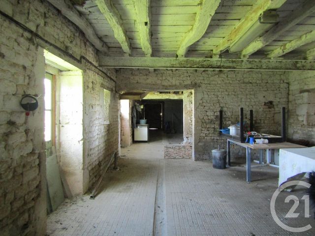 Maison à vendre - 6 pièces - 240 m2 - Luche Sur Brioux - 79 - POITOU-CHARENTES