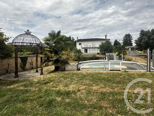 Maison à vendre - 6 pièces - 210,47 m2 - Chef Boutonne - 79 - POITOU-CHARENTES