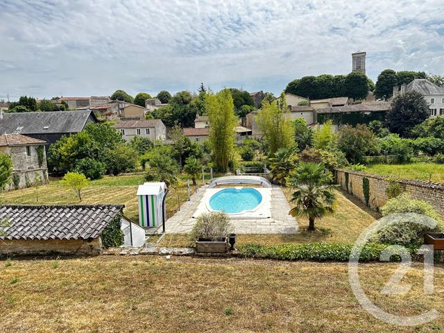 Maison à vendre - 6 pièces - 210,47 m2 - Chef Boutonne - 79 - POITOU-CHARENTES