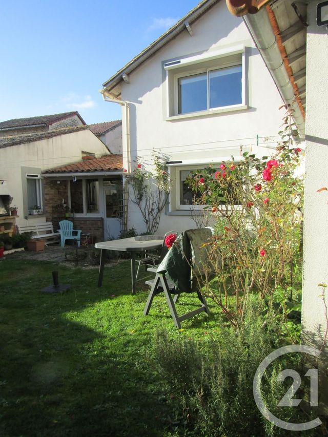 Maison à vendre - 4 pièces - 109 m2 - Sauze Vaussais - 79 - POITOU-CHARENTES