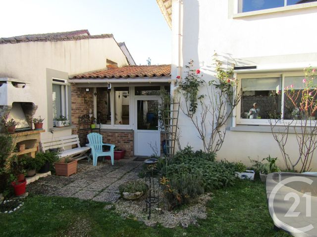 Maison à vendre - 4 pièces - 109 m2 - Sauze Vaussais - 79 - POITOU-CHARENTES
