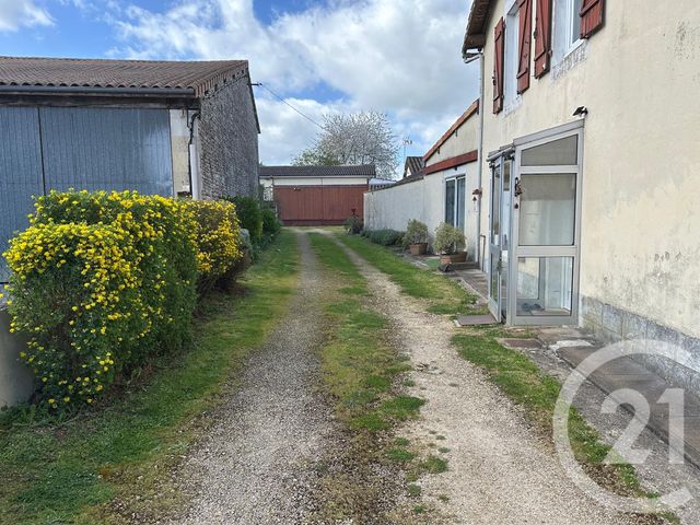 Maison &agrave; vendre - 11 pi&egrave;ces - 194,35 m2 - Sauze Vaussais - 79 - POITOU-CHARENTES