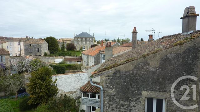 Appartement F2 &agrave; louer - 2 pi&egrave;ces - 28,66 m2 - Chef Boutonne - 79 - POITOU-CHARENTES