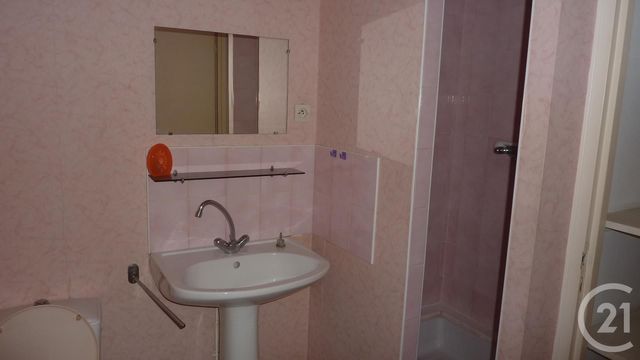 Appartement F2 &agrave; louer - 2 pi&egrave;ces - 28,66 m2 - Chef Boutonne - 79 - POITOU-CHARENTES