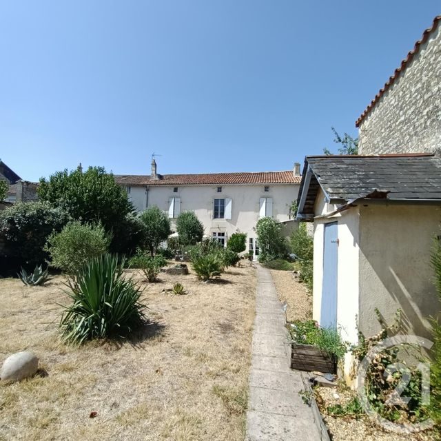 Maison &agrave; vendre - 6 pi&egrave;ces - 250,33 m2 - Sauze Entre Bois - 79 - POITOU-CHARENTES