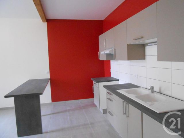Maison &agrave; louer - 4 pi&egrave;ces - 107 m2 - Sauze Entre Bois - 79 - POITOU-CHARENTES