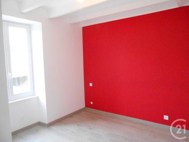 Maison &agrave; louer - 4 pi&egrave;ces - 107 m2 - Sauze Entre Bois - 79 - POITOU-CHARENTES