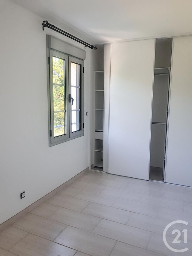 Appartement T4 &agrave; louer - 4 pi&egrave;ces - 78 m2 - Escamps - 89 - BOURGOGNE