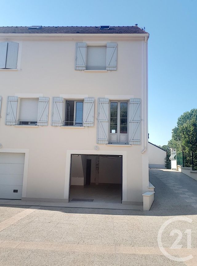 Appartement T4 &agrave; louer - 4 pi&egrave;ces - 78 m2 - Escamps - 89 - BOURGOGNE