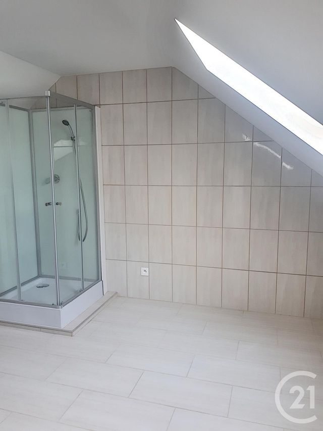 Appartement T4 &agrave; louer - 4 pi&egrave;ces - 78 m2 - Escamps - 89 - BOURGOGNE