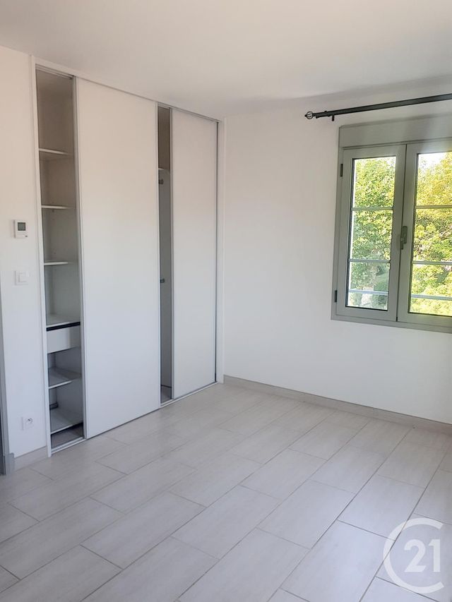 Appartement T4 &agrave; louer - 4 pi&egrave;ces - 78 m2 - Escamps - 89 - BOURGOGNE