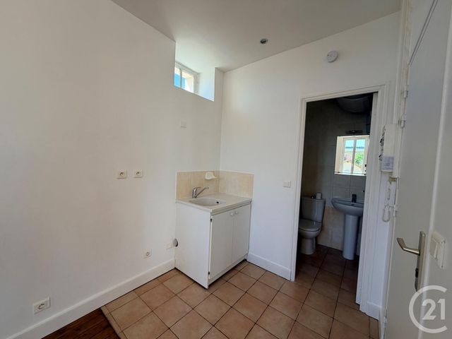 Appartement Studio &agrave; louer - 1 pi&egrave;ce - 31,10 m2 - Champ Sur Yonne - 89 - BOURGOGNE