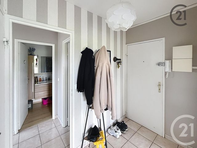 Appartement F3 à vendre - 5 pièces - 71,93 m2 - Joigny - 89 - BOURGOGNE