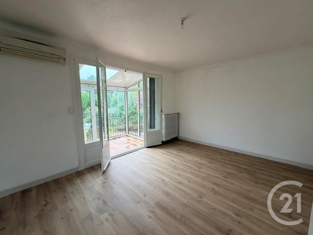 Maison &agrave; louer - 5 pi&egrave;ces - 94 m2 - Chevannes - 89 - BOURGOGNE