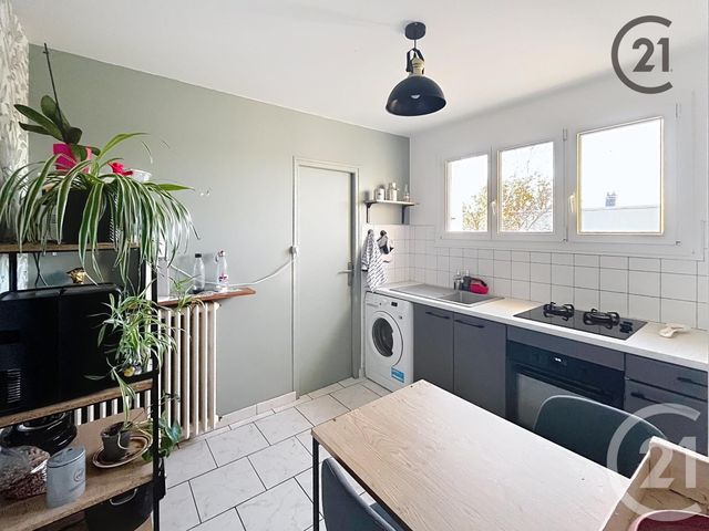 Appartement F4 &agrave; vendre - 4 pi&egrave;ces - 67,57 m2 - St Georges Sur Baulche - 89 - BOURGOGNE